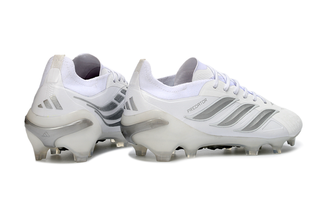 CHUTEIRA ADIDAS PREDATOR 26 CAMPO