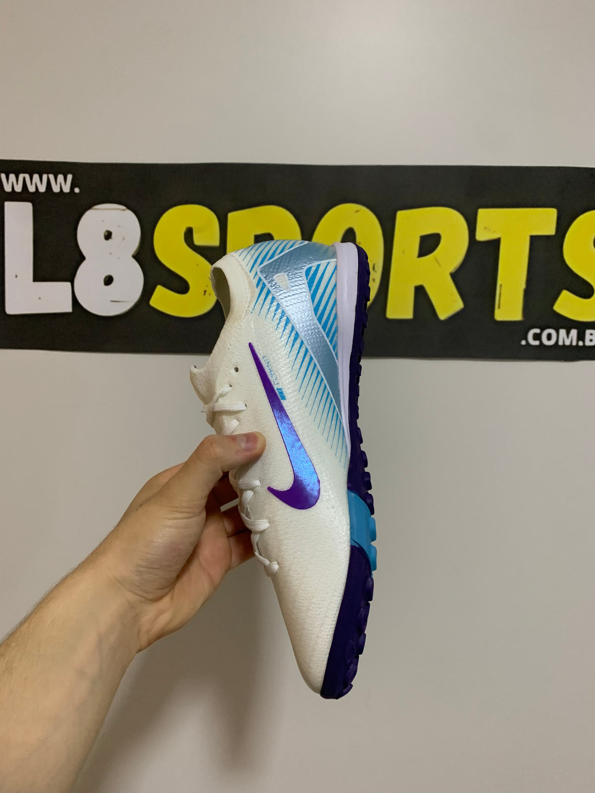 CHUTEIRA NIKE MERCURIAL VAPOR 16 SOCIETY (PRONTA ENTREGA)