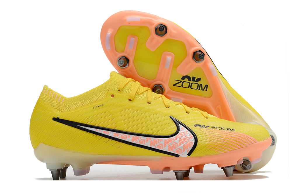 CHUTEIRA NIKE MERCURIAL VAPOR 15 TRAVA MISTA (removível)