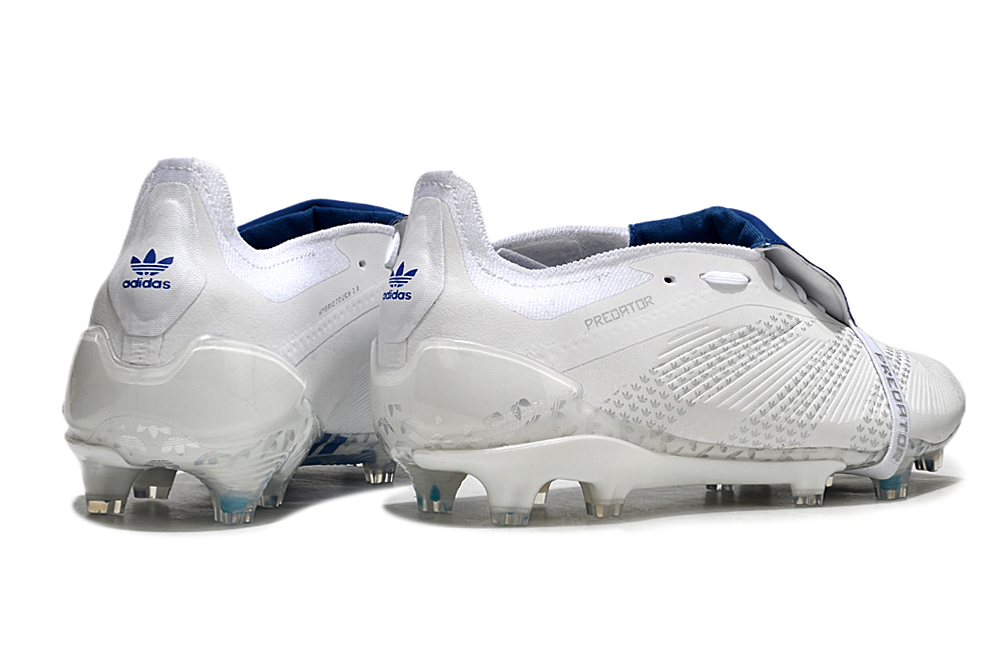 CHUTEIRA ADIDAS PREDATOR 30 CAMPO